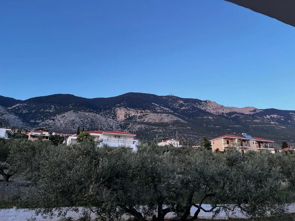 Ocean Front Studios 77 Lourdata  2*, Lourdata (Kefalonia) Greece