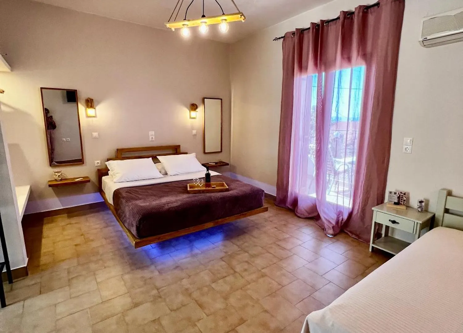 Ocean Front Studios 77 Lourdata  Aparthotel