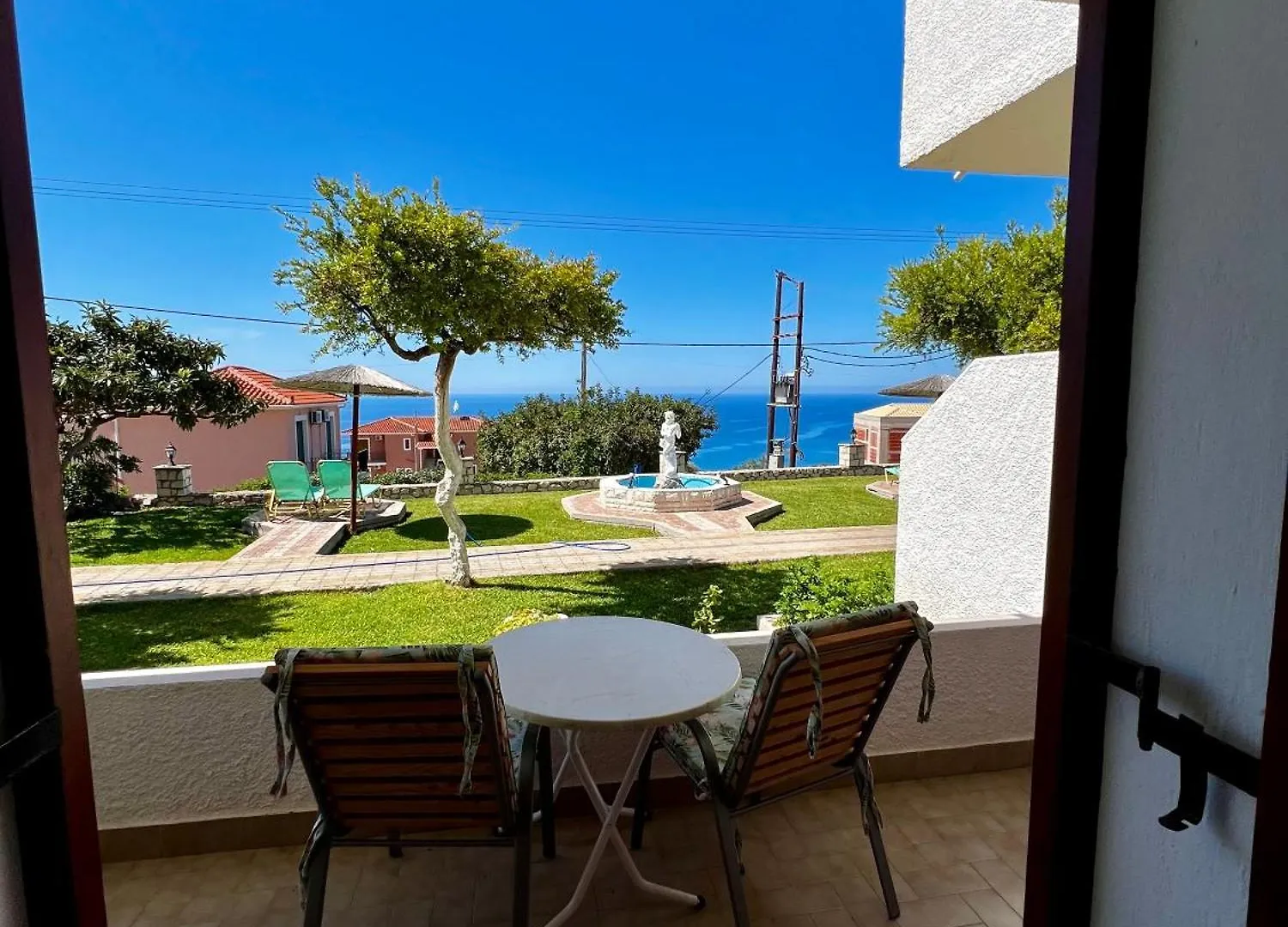 Ocean Front Studios 77 Lourdata  2*, Lourdata (Kefalonia) Greece
