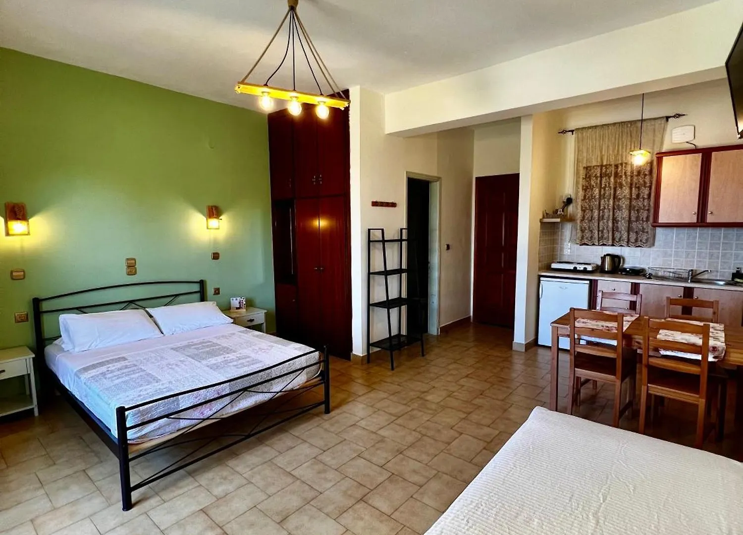 Ocean Front Studios 77 Lourdata  Aparthotel