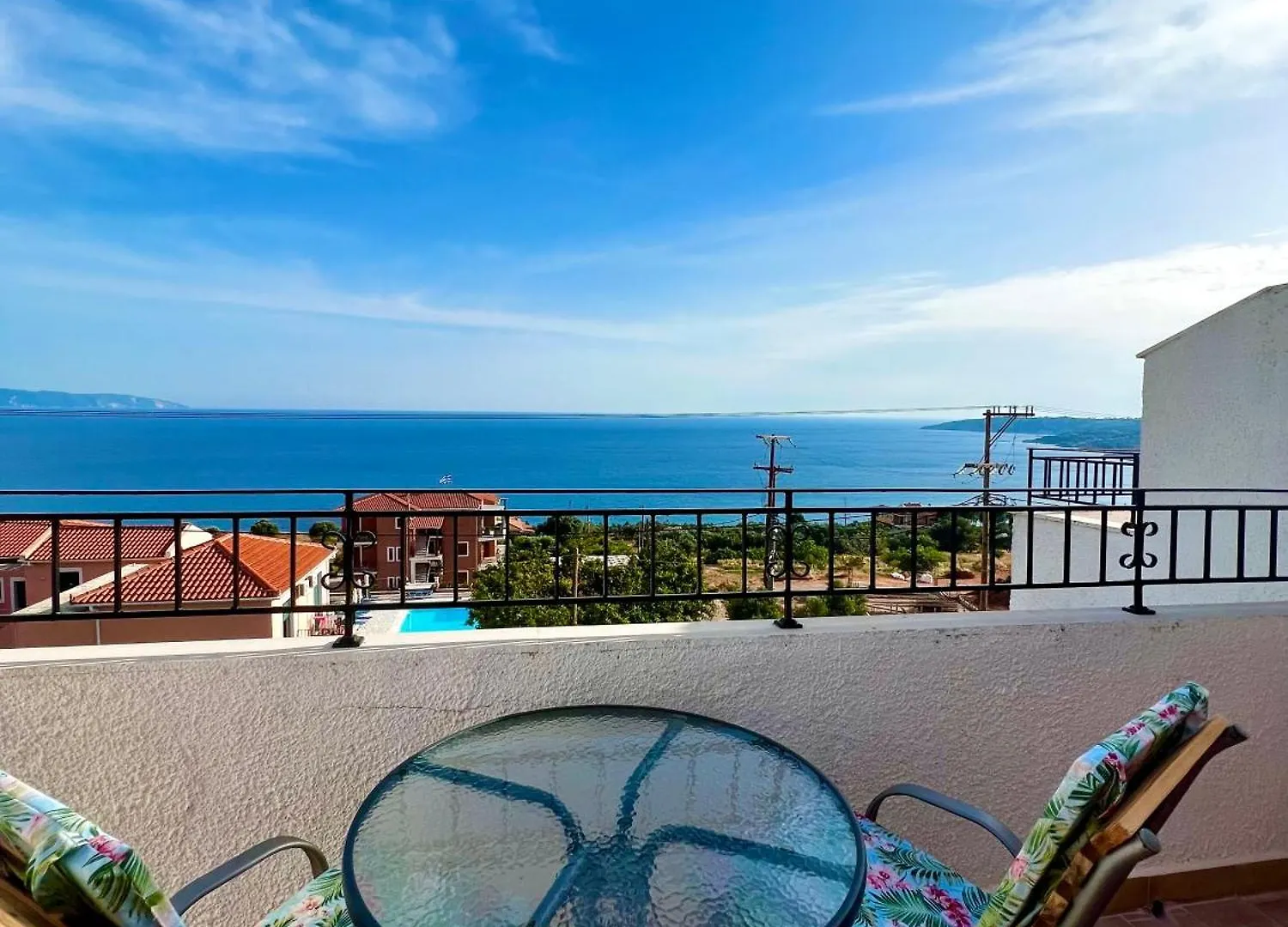Aparthotel Ocean Front Studios 77 Lourdata