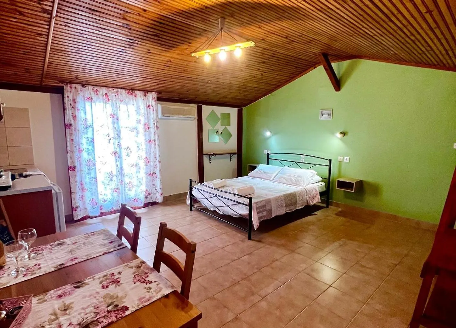 ** Aparthotel Ocean Front Studios 77 Lourdata  Greece